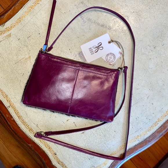 Hobo “Darcy” Convertible Crossbody Clutch - Picture 4 of 5